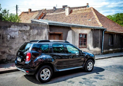 Najtańsza, używana Dacia Duster I od pierwszego właściciela, z rozsądnym przebiegiem. Prosty samochód stworzony do niekoniecznie prostych zadań