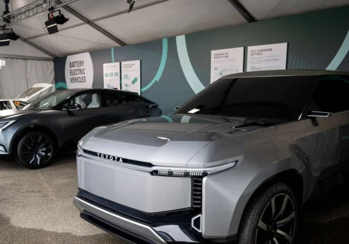 Toyota szykuje elektryka z silnikiem spalinowym. Cel to 400 tys. aut