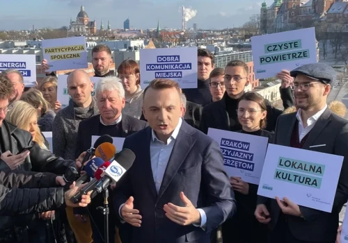 „Polityczne tsunami” w Krakowie? Ten polityk może sporo namieszać