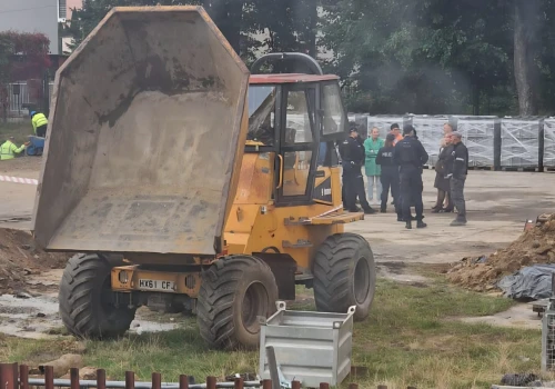 PILNE: Podejrzane 3 niewybuchy w centrum Nowego Sącza. Ewakuowano szkoły i biurowiec