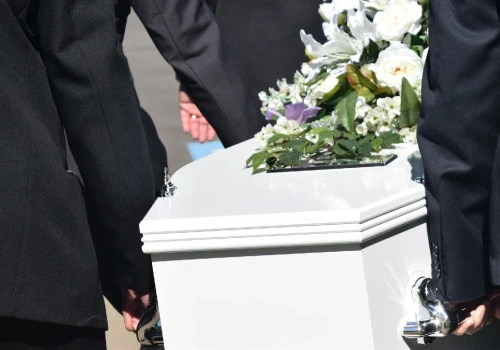 Nadchodzi funeralny KSeF. Duże zmiany w zasiłku pogrzebowym