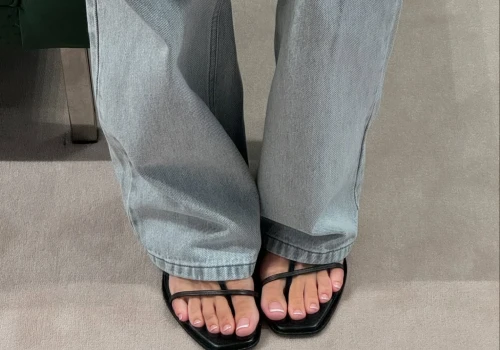 Oto najczęściej wybierany kolor pedicure przez Polki. Nie tylko french dominuje
