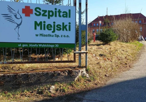 Okradli szpital w Miastku czekający na upadłość. Zabrali nawet ambulans