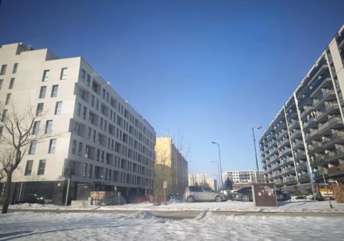 Płacisz za ogrzewanie przez cały rok, choć kaloryfery grzeją tylko kilka miesięcy. Gdzie trafiają te pieniądze?
