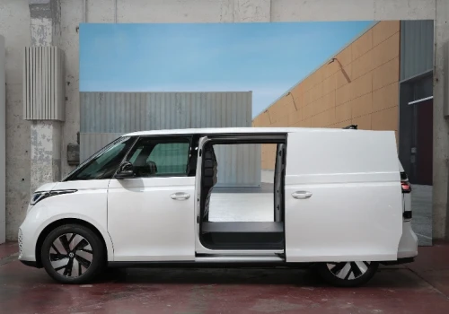 VW ID. Buzz Cargo LWB: Jeżdżący powerbank dla firm ale…