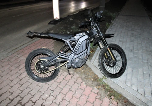 Potrącił policjanta i chciał uciec. Miał sporo na sumieniu