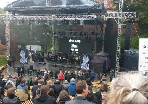 Amfiteatr znów „zatrzęsie się” od metalu. Sun Dies Festival wraca do Olsztyna