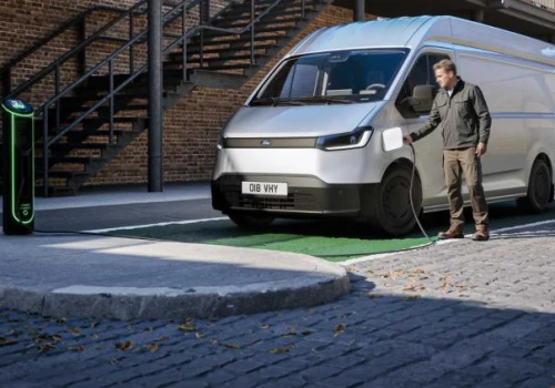 Ford Transit City wjeżdża do Polski. Ma 254 km zasięgu i 56 kWh baterii