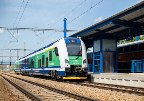 Pociąg na baterie. Transport przyszłości już wyjechał na tory