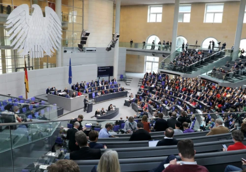 AfD żąda wstrzymania pomocy dla Ukrainy. Burzliwa debata w Bundestagu