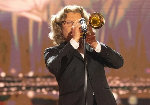 Rafał Brzozowski jako Zbigniew Wodecki. Wyjątkowy tribute w Twoja Twarz Brzmi Znajomo