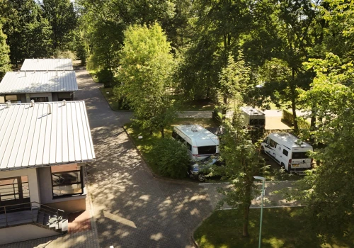 Sauna, tenis, rowery i grill w Dolinie Trzech Stawów. Tak mieszkańcy mogą korzystać z Campingu 215