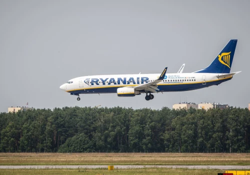 Pilot nadał sygnał alarmowy i zawrócił na lotnisko. Pasażerka przekazała mu niepokojącą wiadomość