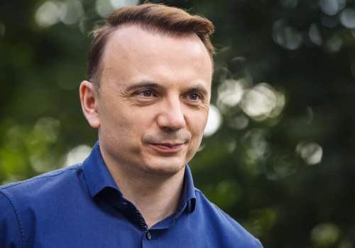 Gibała prowadzi w pierwszej turze. W drugiej jego przewaga nad Piątkowską rośnie