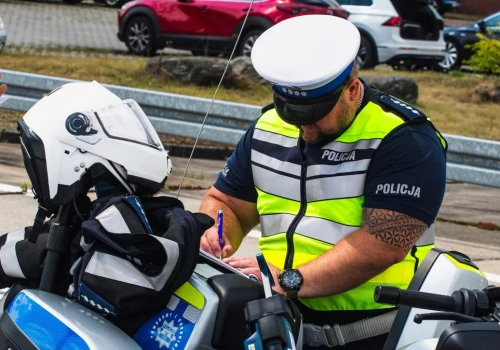 Chciał uniknąć 300 zł mandatu. Teraz grozi mu 10 lat więzienia