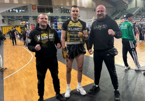 Zderzenie stylów na FEN 63. Mistrz kickboxingu Tobiasz Ćwieluch wchodzi do klatki MMA