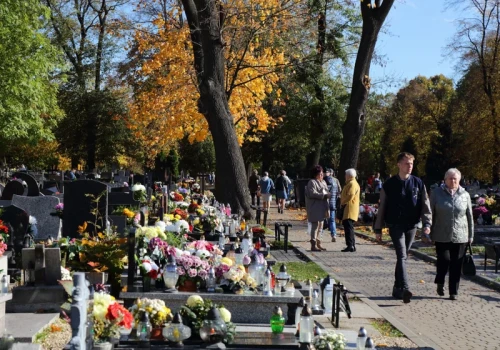 2 listopada dniem wolnym? Polacy chcieli długiego weekendu, Sejm zdecydował