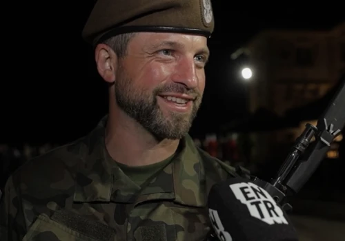 Anglik przeszedł w Polsce szkolenie wojskowe. 
