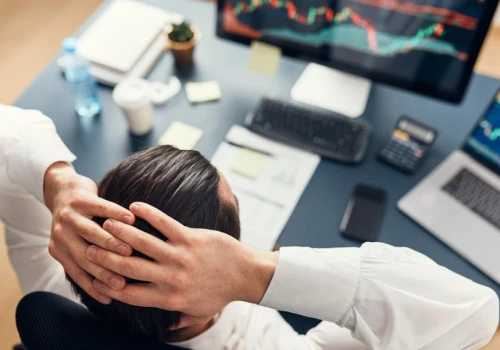Ostrzeżenie z Wall Street: Zanim nadejdzie rajd na koniec roku, akcje mogą zaliczyć spadki