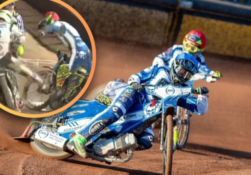 Żużel. W Anglii znów to zrobili! Kopnął motocykl rywala pod taśmą! (WIDEO)
