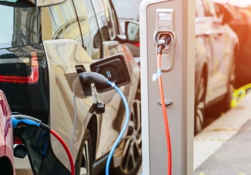 Czego bać się przed, a czego po zakupie samochodu elektrycznego. Wyniki zaskakują
