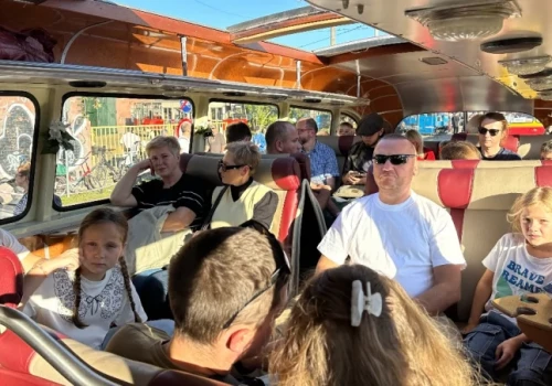 Autobusy i tramwaje z dawnych lat opanowały w sobotę Wrocław