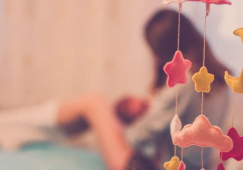 Psychoza poporodowa to nie depresja. Psycholog wskazuje sygnały, których nie wolno przeoczyć