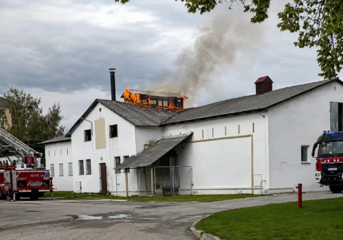 Pożar w szkole rolniczej w Krasnymstawie. Ogień pojawił się w suszarni chmielu