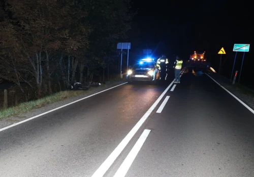 Tragedia na drodze wojewódzkiej. Motocyklista zginął w wypadku