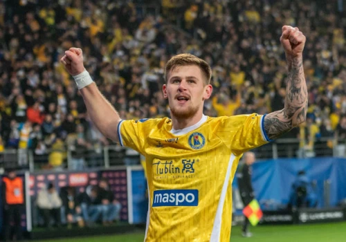 23 gole i wciąż za mało. Dlaczego Jan Urban nie chce powołać Karola Czubaka?