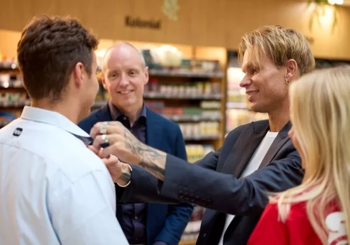 Właściciel sieci Netto ubierze pracowników w nowe buty Adidasa i uniformy