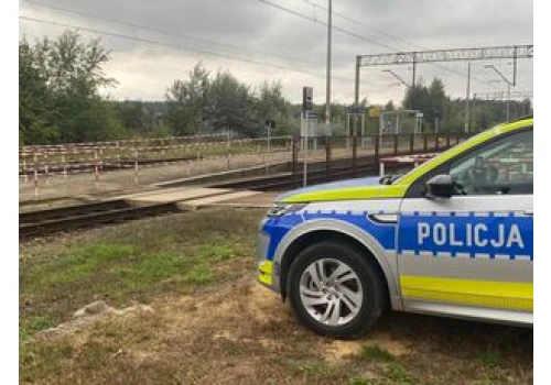 Auto wjechało pod pociąg. Tragedia pod Wieluniem