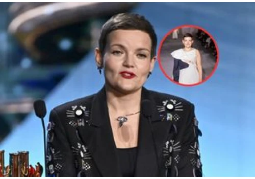 Ministra kultury jako modelka na wybiegu. 