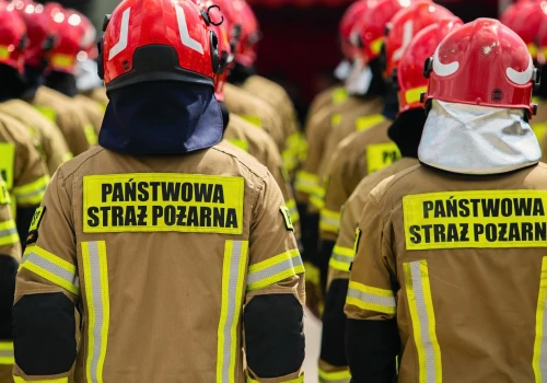 Płonie hala w Nowej Hucie. Wewnętrz znajdują się środki łatwopalne