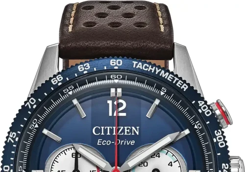 Granatowa tarcza, perforowana skóra i Eco-Drive. Citizen znalazł dobry przepis na chronograf