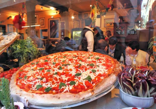 Zmiany w VAT po sprawie pizzy z krewetkami. Rząd chce ujednolicić stawki, więc podniesie podatek