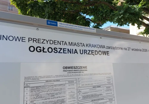 Wybory prezydenta Krakowa. Starszy mężczyzna podarł kartę do głosowania i wyrzucił ją do kosza