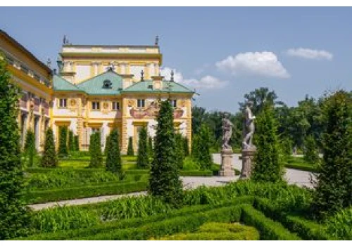 Cień kontrowersyjnej imprezy techno w Wilanowie. Resort ogłasza konkurs na dyrektora