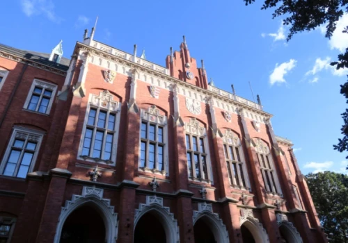 Jak wygląda rok akademicki na polskich uczelniach? Wszystko, co musisz wiedzieć