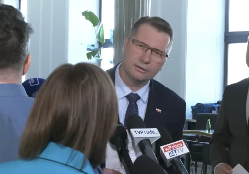 PiS zaklina rzeczywistość po krakowskim łomocie. Czarnek naprawdę TO napisał. „Warto pomyśleć, ile…”