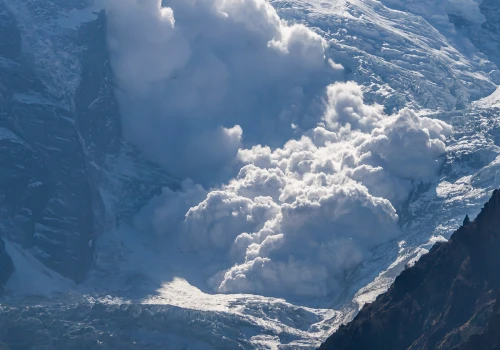 Lawina w bazie pod Himlung Himal w Nepalu. Nie żyją dwie osoby, 14 wciąż jest zaginionych