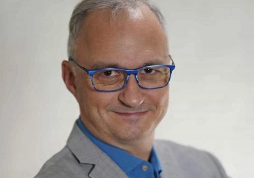 Edukacja w erze sztucznej inteligencji: „Nie oddawajmy kreatywności maszynom”