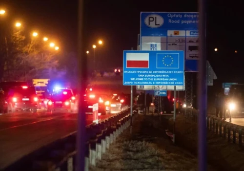 Rosyjski dron uderzył tuż obok polskiej granicy. Ewakuowano przejścia w Dorohusku i Zosinie