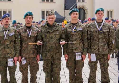 Złote indeksy i absolutna dominacja. Uczniowie z Cieszyna wygrali ogólnopolski turniej wojskowy