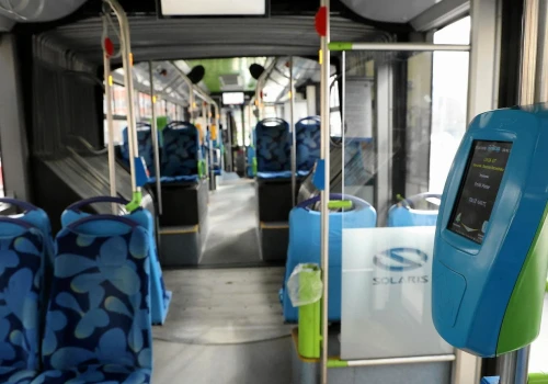 Jedzenie, śmiecenie, nogi na siedzeniu. W tym mieście kara w autobusie może wynieść teraz 15 tys. zł