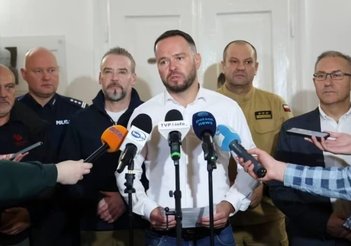 Alarm w Lubelskiem po uderzeniu drona przy granicy. Wojewoda zwołał sztab kryzysowy