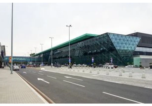Miliony pasażerów, rekordowe inwestycje i najnowocześniejsze wyposażenie. W Kraków Airport są specjalne skanery, a będą również roboty