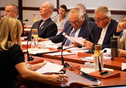 Zmiany w budżecie Legnicy: więcej pieniędzy m.in. na walkę ze smogiem i zdrowe życie