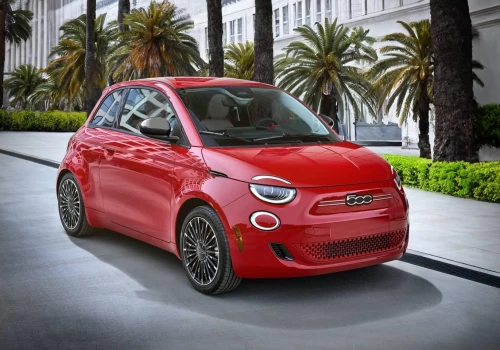 Fiat 500 Hybrid miał rozpędzić fabrykę, ale ta staje. 1074 pracowników czeka długa przerwa w pracy