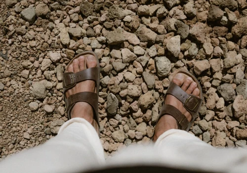 Lidl sprzedawał sandały łudząco podobne do Birkenstocków. Teraz musi usunąć je z oferty